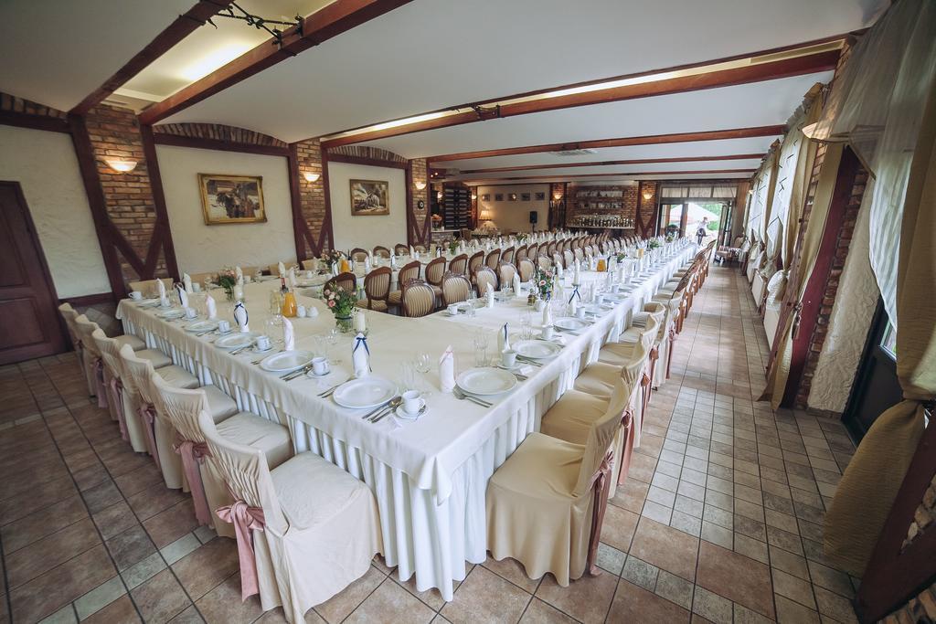 Hubertus Aparthotel & Restaurant & Horse Club Starogard Gdański 외부 사진