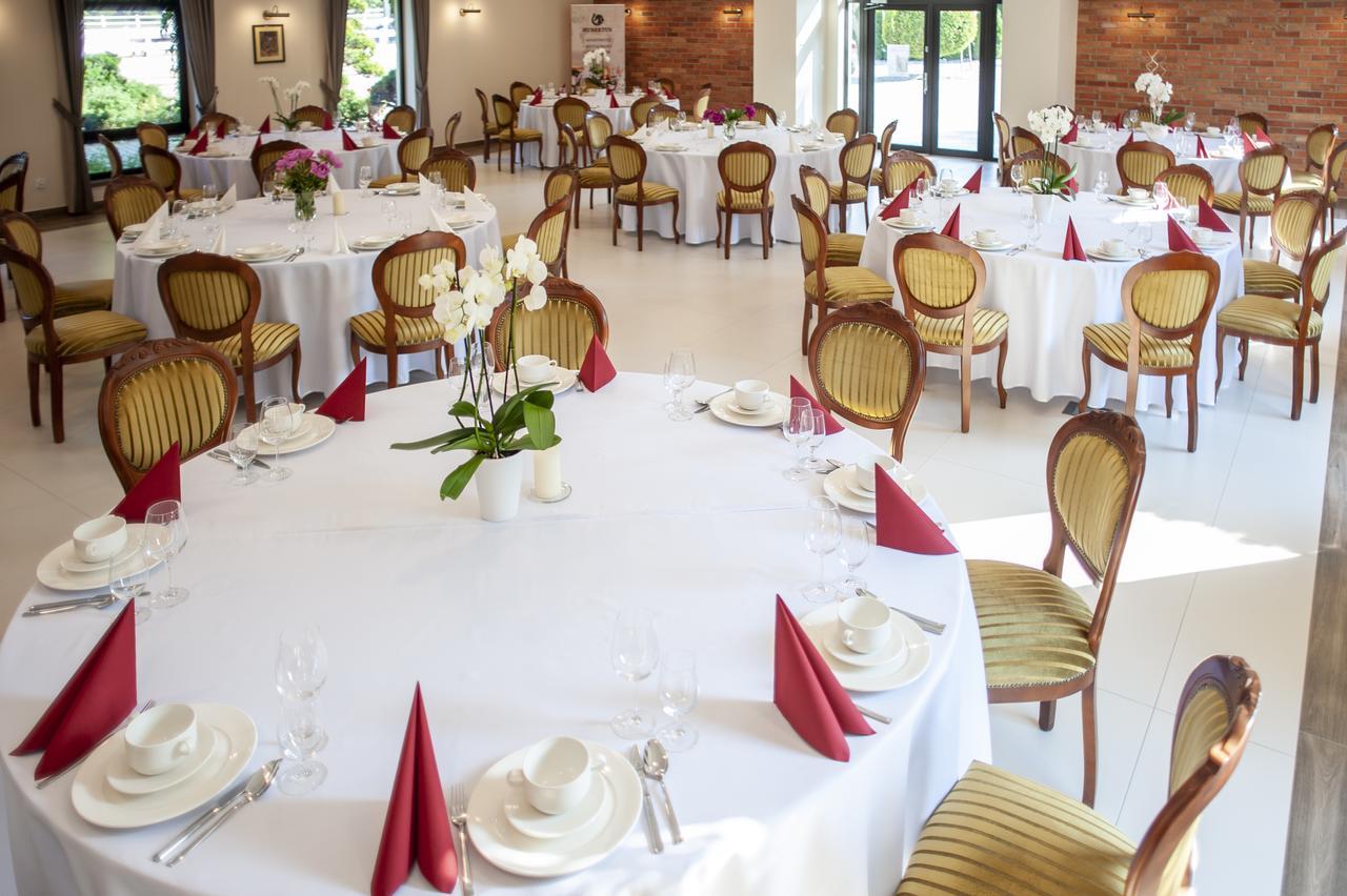 Hubertus Aparthotel & Restaurant & Horse Club Starogard Gdański 외부 사진