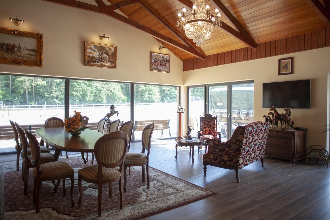 Hubertus Aparthotel & Restaurant & Horse Club Starogard Gdański 외부 사진