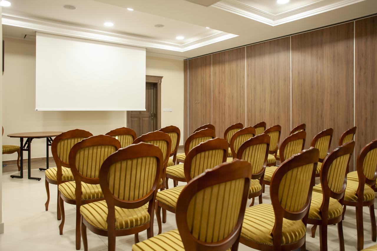 Hubertus Aparthotel & Restaurant & Horse Club Starogard Gdański 외부 사진