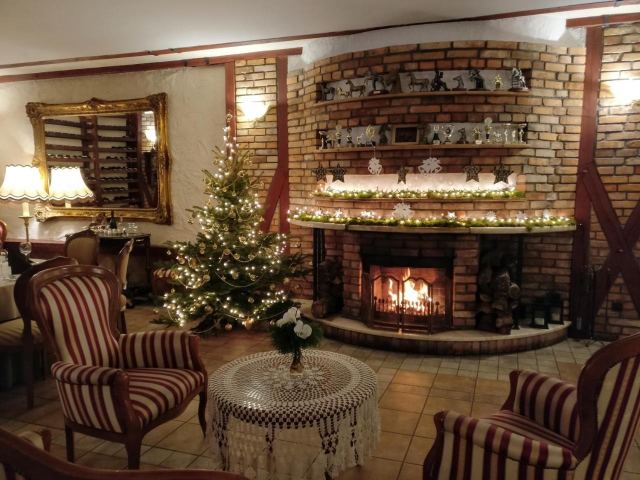 Hubertus Aparthotel & Restaurant & Horse Club Starogard Gdański 외부 사진